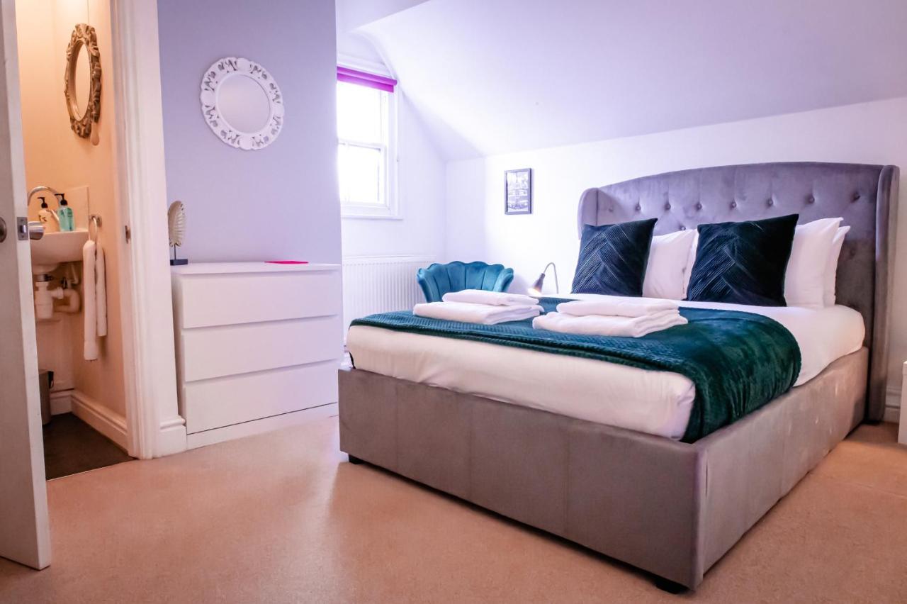 Lord Street - 2 Beautiful Apartments - Sleep Up To 14 Guests - By Rework Accommodation Chester Exterior foto