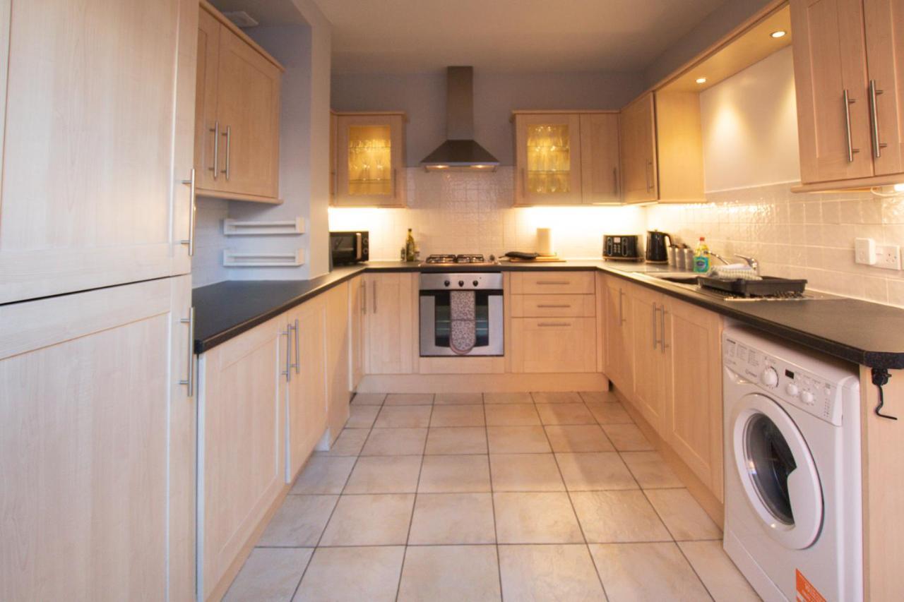 Lord Street - 2 Beautiful Apartments - Sleep Up To 14 Guests - By Rework Accommodation Chester Exterior foto
