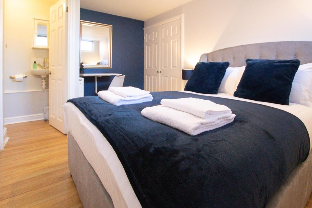 Lord Street - 2 Beautiful Apartments - Sleep Up To 14 Guests - By Rework Accommodation Chester Exterior foto